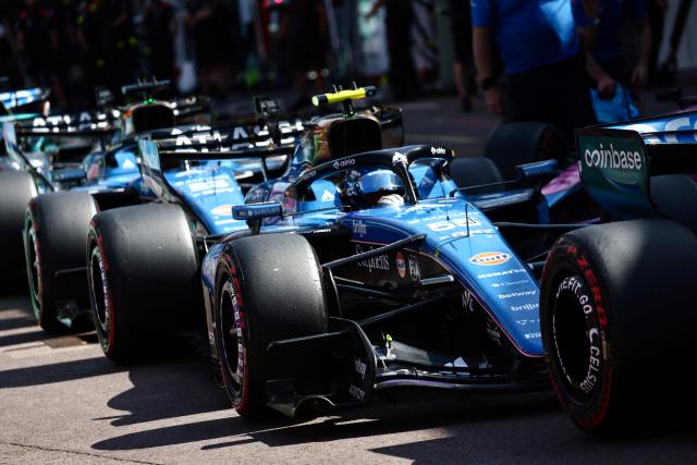 Williams' Spanish driver Carlos Sainz leaves the garage to compete in the qualifying session at the Monaco street circuit in Monaco, ahead of the Monaco Formula 1 Grand Prix, on June 6, 2026. (Photo by Jakub Porzycki / POOL / AFP)