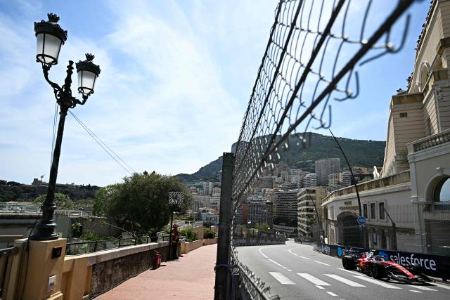Ferrari's British driver Lewis Hamilton competes vduring the qualifying session at the Monaco street circuit in Monaco, ahead of the Monaco Formula 1 Grand Prix, on June 6, 2026. (Photo by Gabriel BOUYS / AFP)