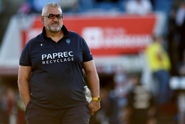 Clermont's French head coach Christophe Urios looks on during the warm up ahead of the French Top14 rugby union match between Union Bordeaux-Begles (UBB) and ASM Clermont Auvergne at the Chaban-Delmas Stadium in Bordeaux, south-western France on June 6, 2026. (Photo by ROMAIN PERROCHEAU / AFP)