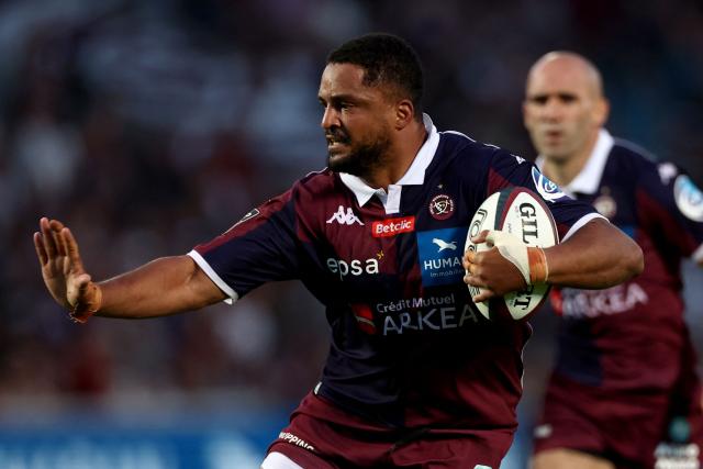 Bordeaux' French lock Boris Palu runs with the ball during the French Top14 rugby union match between Union Bordeaux-Begles (UBB) and ASM Clermont Auvergne at the Chaban-Delmas Stadium in Bordeaux, south-western France on June 6, 2026. (Photo by ROMAIN PERROCHEAU / AFP)