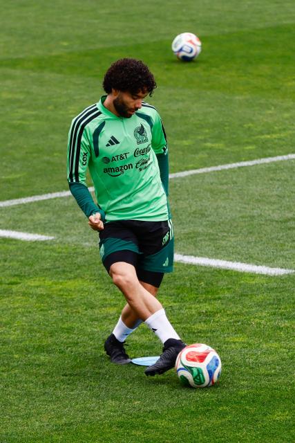 Mexico's forward Cesar Huerta controls the ball during a training session ahead of the FIFA 2026 World Cup at Centro de Alto Rendimiento in Mexico City on June 6, 2026. (Photo by Rodrigo Oropeza / AFP)