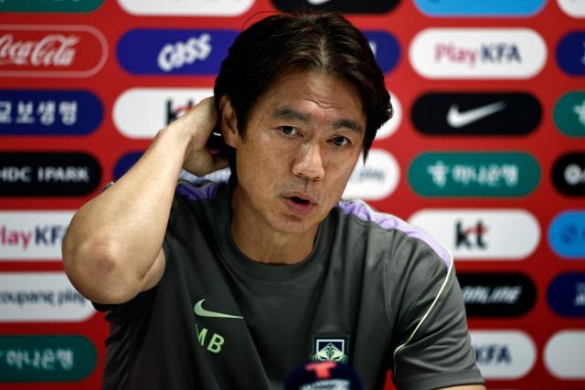 South Korea's coach Myung-Bo Hong speaks during a press conference before a training session at the Verde Valle training ground in Zapopan, Jalisco state, Mexico, on June 6, 2026, ahead of the FIFA 2026 World Cup football tournament. (Photo by Ulises Ruiz / AFP)