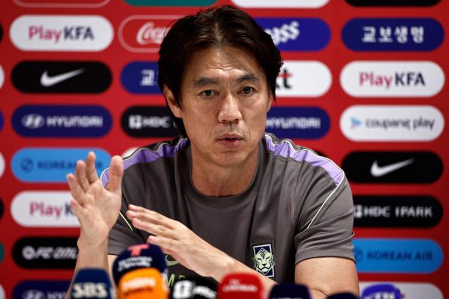 South Korea's coach Myung-Bo Hong speaks during a press conference before a training session at the Verde Valle training ground in Zapopan, Jalisco state, Mexico, on June 6, 2026, ahead of the FIFA 2026 World Cup football tournament. (Photo by Ulises Ruiz / AFP)