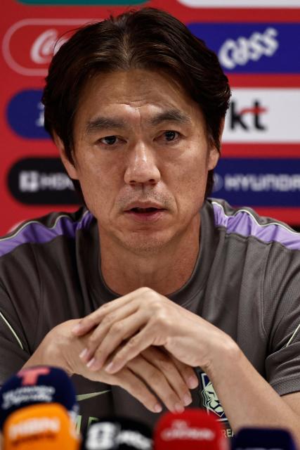 South Korea's coach Myung-Bo Hong speaks during a press conference before a training session at the Verde Valle training ground in Zapopan, Jalisco state, Mexico, on June 6, 2026, ahead of the FIFA 2026 World Cup football tournament. (Photo by Ulises Ruiz / AFP)