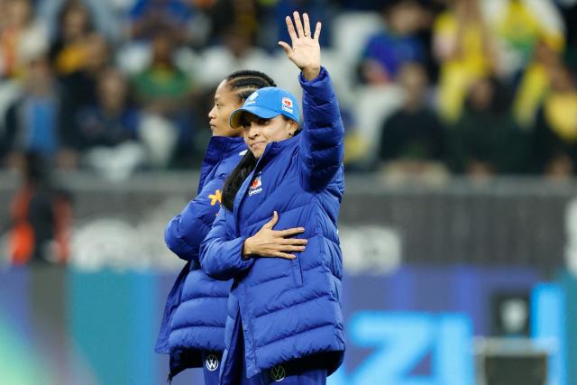 Brazil's forward #10 Marta waves to fans ahead of the international women's friendly football match between Brazil and the United States at the Neo Quimica Arena in Sao Paulo, Brazil, on June 6, 2026, ahead of the 2027 FIFA Women's World Cup. (Photo by Miguel SCHINCARIOL / AFP)
