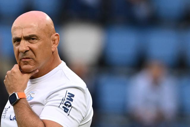 Bayonne's french headcoach Laurent Travers looks on during the French Top14 rugby union match between Aviron Bayonnais (Bayonne) and USA Perpignan at Stade Jean Dauger in Bayonne, south-western France on June 6, 2026. (Photo by Gaizka IROZ / AFP)