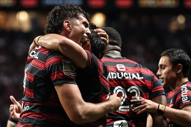 Toulouse's Argentinian lock Efrain Elias celebrates after his side scored a try during the French Top14 rugby union match between Racing 92 and Stade Toulousain Rugby (Toulouse) at the Paris La Defense Arena in Nanterre, on the outskirts of Paris on June 6, 2026. (Photo by SIMON WOHLFAHRT / AFP)