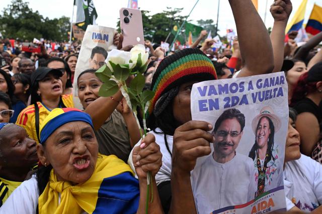 Supporters of Colombia's presidential candidate for the Pacto Historico party, Ivan Cepeda, attend a campaign rally in Cali, Colombia on June 6, 2026. Colombia will hold the runoff presidential election on June 21. (Photo by Joaquin SARMIENTO / AFP)