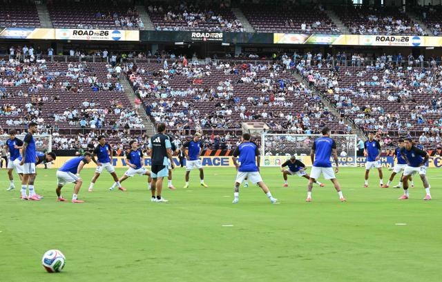 Argentina's players warm-up ahead of the international friendly football match between Argentina and Honduras at Kyle Field in College Station, Texas on June 6, 2026. (Photo by RONALDO SCHEMIDT / AFP)