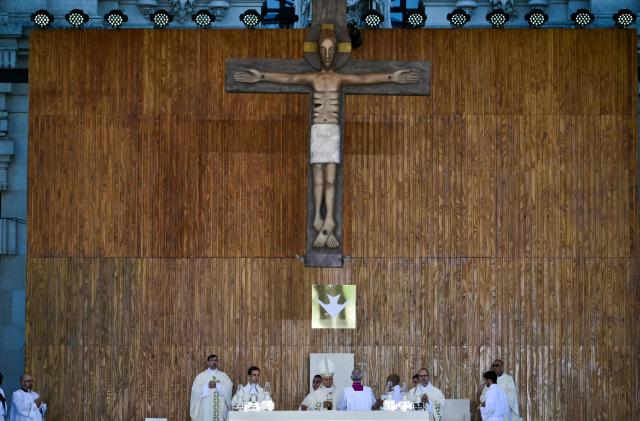 Pope Leo XIV leads the Holy Mass in the Plaza de Cibeles in Madrid on June 7, 2026. Pope Leo XIV is visiting Spain June 6-12 with stops in Madrid, Barcelona, and the Canary Islands, where he will meet with migrants and organisations dedicated to helping them. (Photo by Stefano RELLANDINI / AFP)