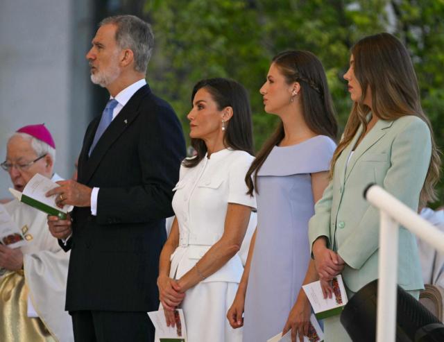 (From L-R) Spain's King Felipe VI, Queen Letizia, Princess Leonor, and Princess Sofia Holy attend the Holy Mass lead by Pope Leo XIV in the Plaza de Cibeles in Madrid on June 7, 2026. Pope Leo XIV is visiting Spain June 6-12 with stops in Madrid, Barcelona, and the Canary Islands, where he will meet with migrants and organisations dedicated to helping them. (Photo by Javier SORIANO / AFP)