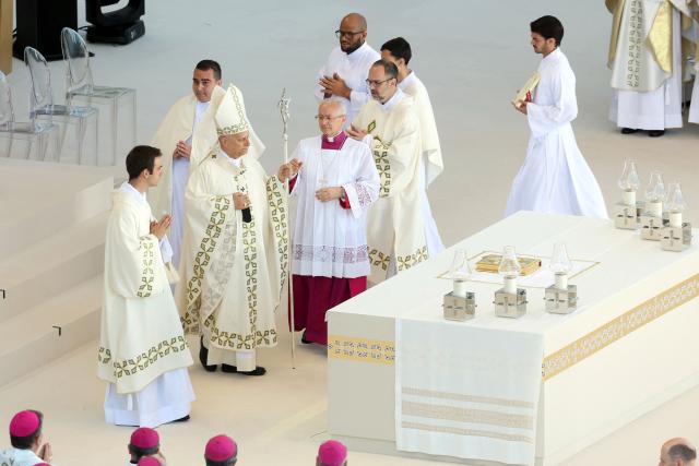 Pope Leo XIV leads the Holy Mass in the Plaza de Cibeles in Madrid on June 7, 2026. Pope Leo XIV is visiting Spain June 6-12 with stops in Madrid, Barcelona, and the Canary Islands, where he will meet with migrants and organisations dedicated to helping them. (Photo by Pierre-Philippe MARCOU / AFP)