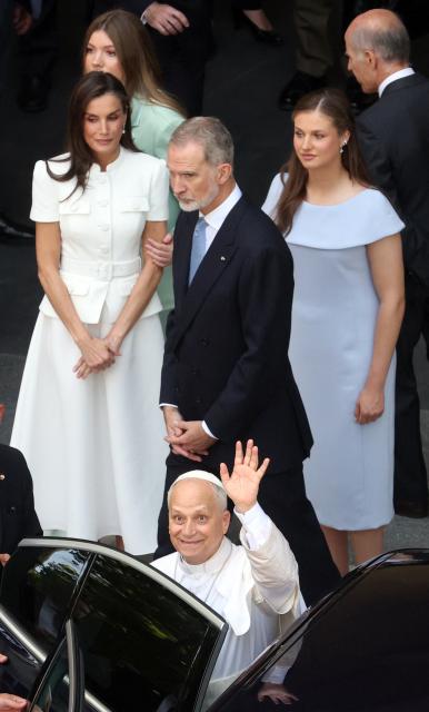 Pope Leo XIV waves as he leaves accompanied by the Spanish Royal Family after leading the Holy Mass in the Plaza de Cibeles in Madrid on June 7, 2026. Pope Leo XIV is visiting Spain June 6-12 with stops in Madrid, Barcelona, and the Canary Islands, where he will meet with migrants and organisations dedicated to helping them. (Photo by Pierre-Philippe MARCOU / AFP)