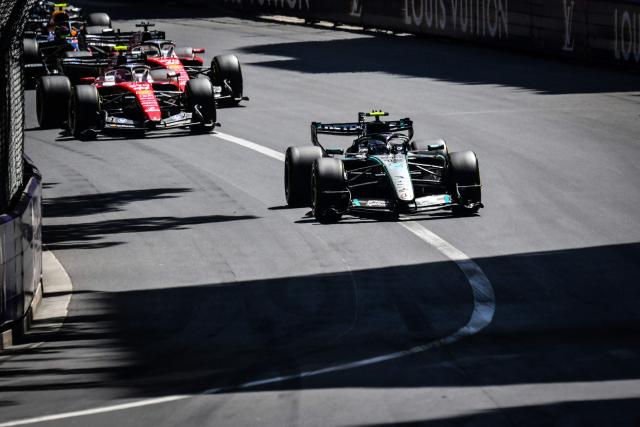Mercedes' Italian driver Kimi Antonelli (C) leads the start during Monaco Formula 1 Grand Prix at the Monaco street circuit in Monaco, ahead of the, on June 7, 2026. (Photo by Andrej ISAKOVIC / AFP)