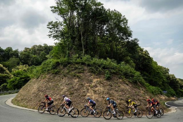 The pursuit group rides during the 9th stage of the Giro d'Italia Women 2026 between Saluzzo and Saluzzo in Saluzzo on June 7, 2026. (Photo by MARCO BERTORELLO / AFP)