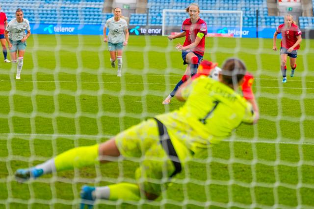Norway's forward #10 Caroline Hansen has her penatly saved by Austria's goalkeeper #01 Mariella El Sherif during the FIFA Women's World Cup Europe Zone Qualifiers football match between Norway and Austria in Oslo on June 9, 2026. (Photo by Heiko Junge / NTB / AFP) / Norway OUT