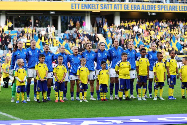 Italy players line up prior to the FIFA Women's World Cup Europe Zone Qualifiers League A football match between Sweden and Italy in Gothenburg on June 9, 2026. (Photo by Adam Ihse/TT / TT NEWS AGENCY / AFP) / Sweden OUT