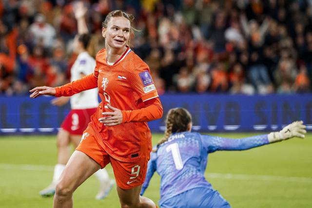 Netherlands' forward #09 Liz Rijsbergen celebrates after scoring her team third goal during the FIFA Women's World Cup Europe Zone Qualifiers League A Group 2 football match between the Netherlands and Poland at Heracles Alemlo Stadium in Almelo on June 9, 2026. (Photo by Vincent Jannink / ANP / AFP) / Netherlands OUT