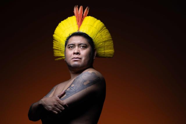 Beptuk Metuktire, Indigenous Youth leader from the Kayapo people and coordinator of the Raoni Institute, poses during a photo session in Paris on June 9, 2026. Beptuk Metuktire is the grandson of famous Kayapo leader Raoni Metuktire. (Photo by Joel Saget / AFP)