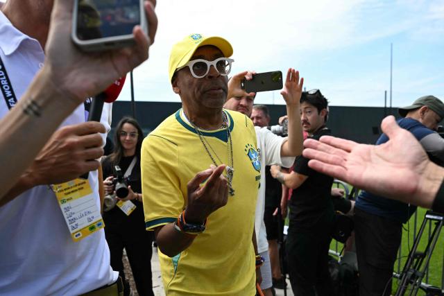 US director and executive producer Spike Lee (C) arrives to attend a training session ahead of Brazil's 2026 FIFA World Cup Group C football match against Morocco in Morris Township on June 10, 2026. (Photo by Mauro PIMENTEL / AFP)