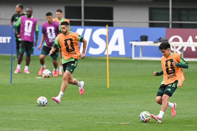 Mexico's midfielder #19 Gilberto Mora (R) and forward #09 Raul Jimenez take part in a training session at Centro de Alto Rendimiento (CAR) in Mexico City on June 10, 2026, on the eve of the 2026 World Cup football match between Mexico and South Africa. (Photo by Yuri CORTEZ / AFP)