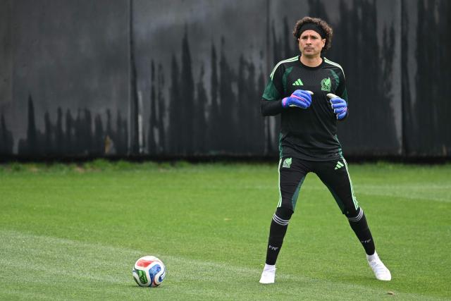 Mexico's goalkeeper #13 Guillermo Ochoa takes part in a training session at Centro de Alto Rendimiento (CAR) in Mexico City on June 10, 2026, on the eve of the 2026 World Cup football match between Mexico and South Africa. (Photo by Yuri CORTEZ / AFP)