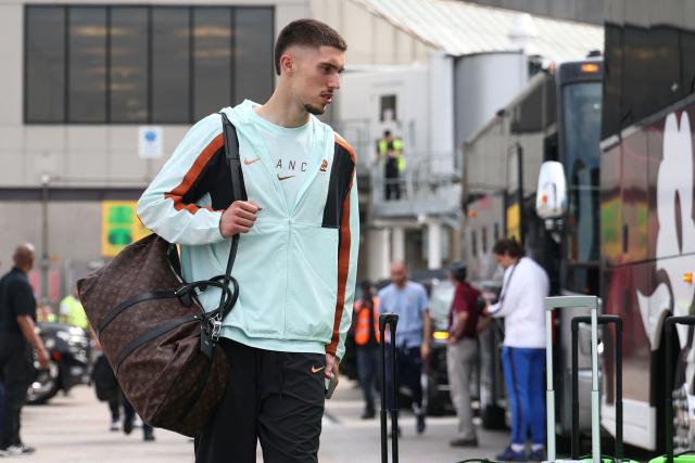 France's goalkeeper #23 Robin Risser arrives at Logan Aeropuerto Internacional in Boston, Massachusetts on June 10 2026, ahead of the FIFA 2026 World Cup football tournament. (Photo by Franck FIFE / AFP)
