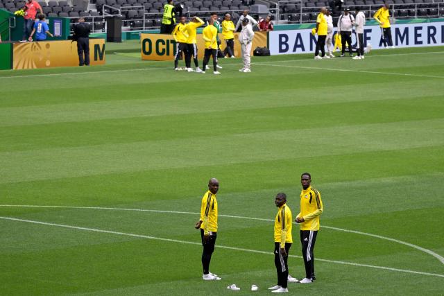 South Africa's players take part in a pitch recognition at the Mexico City Stadium in Mexico City on June 10, 2026, on the eve of the 2026 World Cup football match between Mexico and South Africa. (Photo by Alfredo ESTRELLA / AFP)