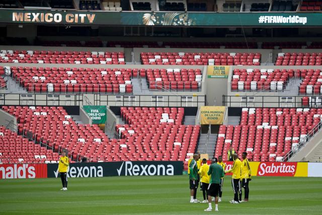 South Africa's players take part in a pitch recognition at the Mexico City Stadium in Mexico City on June 10, 2026, on the eve of the 2026 World Cup football match between Mexico and South Africa. (Photo by Alfredo ESTRELLA / AFP)