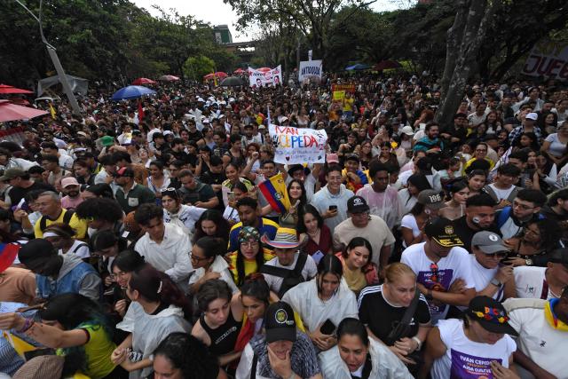 Supporters of Colombia's presidential candidate for the Pacto Historico party, Ivan Cepeda, attend a campaign rally in Medellin, Colombia on June 10, 2026. (Photo by Jaime SALDARRIAGA / AFP)