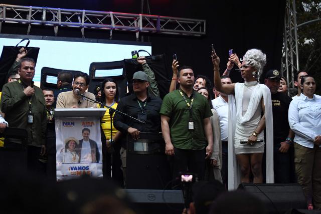 Colombia's presidential candidate for the Pacto Historico party, Ivan Cepeda (2-L), speaks during a campaign rally in Medellin, Colombia on June 10, 2026. Colombia will hold the runoff presidential election on June 21. (Photo by Jaime SALDARRIAGA / AFP)