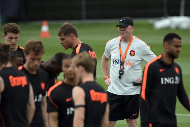 Netherlands' head coach Ronald Koeman leads a training session during the 2026 World Cup football tournament at KC Current Training Facility in Kansas City on June 11, 2026. (Photo by JUAN MABROMATA / AFP)