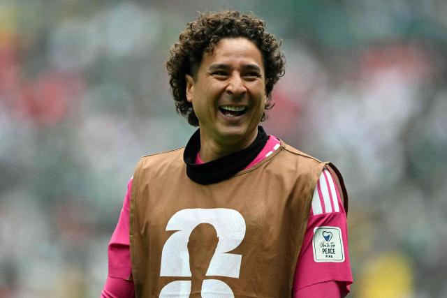 Mexico's goalkeeper #13 Guillermo Ochoa smiles during the warm-up ahead of the 2026 World Cup Group A football match between Mexico and South Africa at the Mexico City Stadium in Mexico City on June 11, 2026. (Photo by CARL DE SOUZA / AFP)