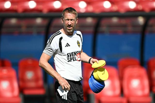 Sweden's head coach Graham Potter takes part in a training session ahead of Sweden's 2026 World Cup football tournament Group F football match against Tunisia at Dallas stadium in Dallas on June 12, 2026. (Photo by Paul ELLIS / AFP)