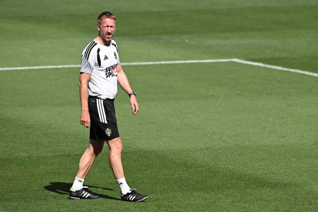 Sweden's head coach Graham Potter leads a training session ahead of Sweden's 2026 World Cup football tournament Group F football match against Tunisia at Dallas stadium in Dallas on June 12, 2026. (Photo by Paul ELLIS / AFP)
