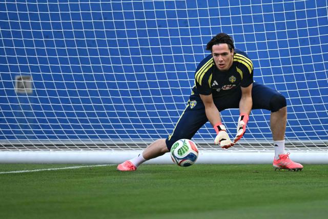 Sweden's goalkeeper #01 Jacob Widell Zetterstrom practices during a training session ahead of Sweden's 2026 World Cup football tournament Group F football match against Tunisia at Dallas stadium in Dallas on June 12, 2026. (Photo by Paul ELLIS / AFP)