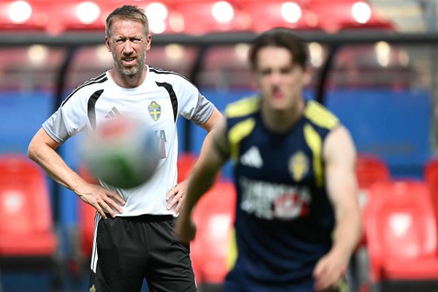Sweden's English head coach Graham Potter attends a training session ahead of Sweden's 2026 World Cup football tournament Group F football match against Tunisia at Dallas stadium in Dallas on June 12, 2026. (Photo by Paul ELLIS / AFP)