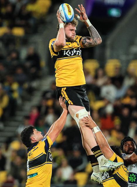 Hurricanes Warner Dearns wins the line out ball during the Super Rugby Pacific semi-final match between the Wellington Hurricanes and Auckland Blues in Wellington on June 13, 2026. (Photo by Grant Down / AFP)