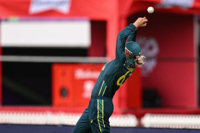 Australia's Ashleigh Gardner fumbles a catch off the bat of South Africa's Nadine de Klerk (not pictured) during the ICC Women's T20 cricket world cup 2026 game between Australia and South Africa, at Old Trafford in Manchester, north-west England on June 13, 2026. (Photo by Oli SCARFF / AFP)