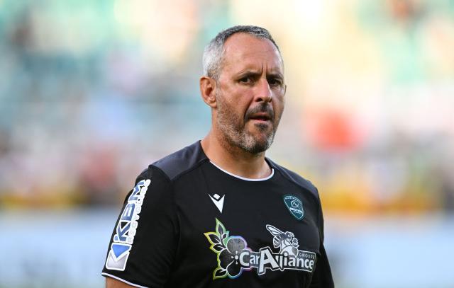Pau's French head coach Sebastien Piqueronies looks on prior to the French Top14 rugby union playoff match between Section Paloise Bearn Pyrenees (Pau) and Racing 92 at Stade du Hameau in Pau, south-western France on June 13, 2026. (Photo by Gaizka IROZ / AFP)