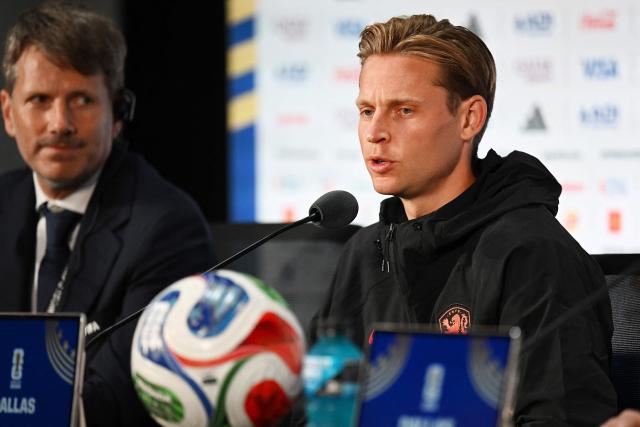 Netherlands' midfielder #21 Frenkie de Jong attends a press conference ahead of Netherlands' 2026 World Cup football tournament Group F football match against Japan in Dallas on June 13, 2026.  (Photo by Paul ELLIS / AFP)