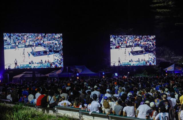 Knicks fans gather inside Wollman Rink in Central Park to watch Game 5 of the NBA finals between the New York Knicks and San Antonio Spurs, in New York, on June 13, 2026. (Photo by kena betancur / AFP)