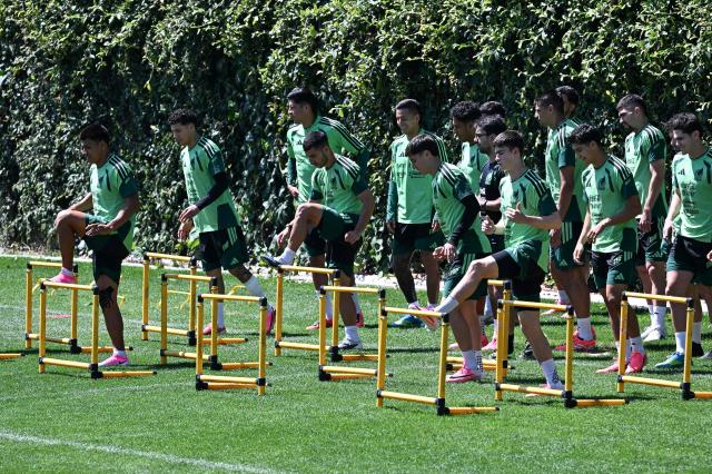 Mexico's players take part a training session at Centro de Alto Rendimiento (CAR) in Mexico City on June 14, 2026. (Photo by Alfredo ESTRELLA / AFP)