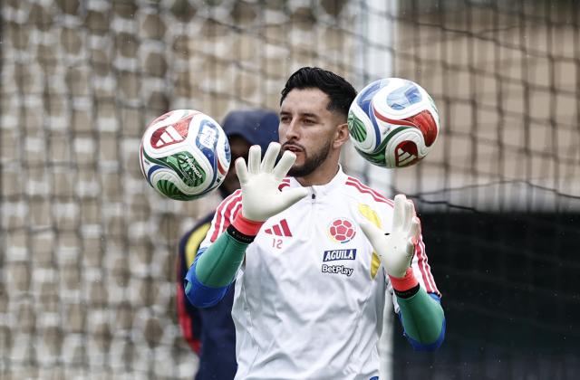 Colombia's goalkeeper #12 Camilo Vargas takes part in a training session for the 2026 World Cup at the Academia Atlas FC in Guadalajara, Mexico on June 14, 2026. (Photo by Ulises RUIZ / AFP)