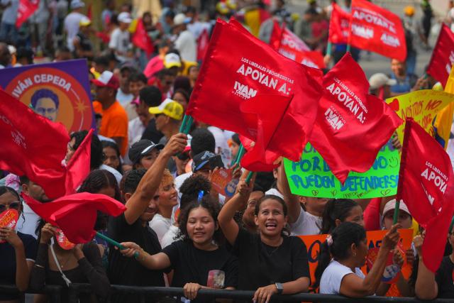 Supporters of Colombia's presidential candidate for the Pacto Historico party Ivan Cepeda, attend the closing rally of his campaign in Barranquilla, Colombia, on June 14, 2026. Colombia will hold the runoff presidential election on June 21. (Photo by Vanexa Romero / AFP)