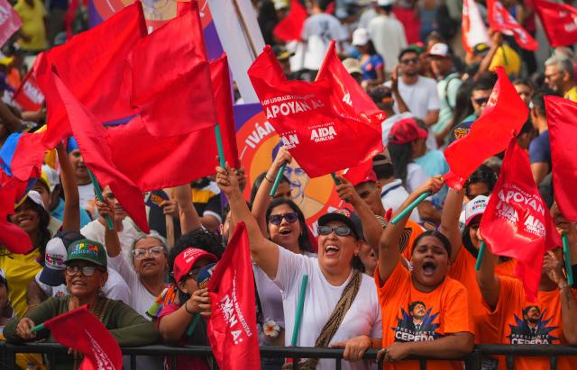 Supporters of Colombia's presidential candidate for the Pacto Historico party Ivan Cepeda, attend the closing rally of his campaign in Barranquilla, Colombia, on June 14, 2026. Colombia will hold the runoff presidential election on June 21. (Photo by Vanexa Romero / AFP)