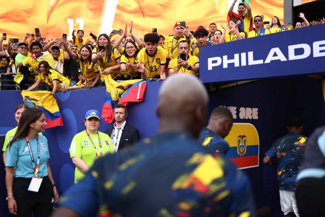 Ecuadorian fans cheer the players ahead of the 2026 World Cup Group E football match between Ivory Coast and Ecuador at the Philadelphia Stadium in Philadelphia on June 14, 2026.  (Photo by CHARLY TRIBALLEAU / AFP)