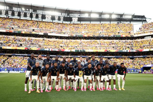 Ecuador's players pose for a team photo ahead of the 2026 World Cup Group E football match between Ivory Coast and Ecuador at the Philadelphia Stadium in Philadelphia on June 14, 2026.  (Photo by CHARLY TRIBALLEAU / AFP)