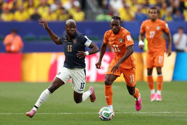 Ecuador's forward #13 Enner Valencia and Ivory Coast's forward #11 Yan Diomande fight for the ball during the 2026 World Cup Group E football match between Ivory Coast and Ecuador at the Philadelphia Stadium in Philadelphia on June 14, 2026.  (Photo by CHARLY TRIBALLEAU / AFP)