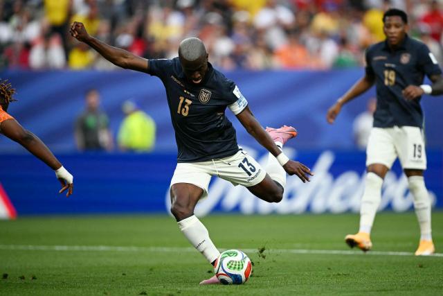 Ecuador's forward #13 Enner Valencia kicks the ball and fails to score during the 2026 World Cup Group E football match between Ivory Coast and Ecuador at the Philadelphia Stadium in Philadelphia on June 14, 2026.  (Photo by MAURO PIMENTEL / AFP)